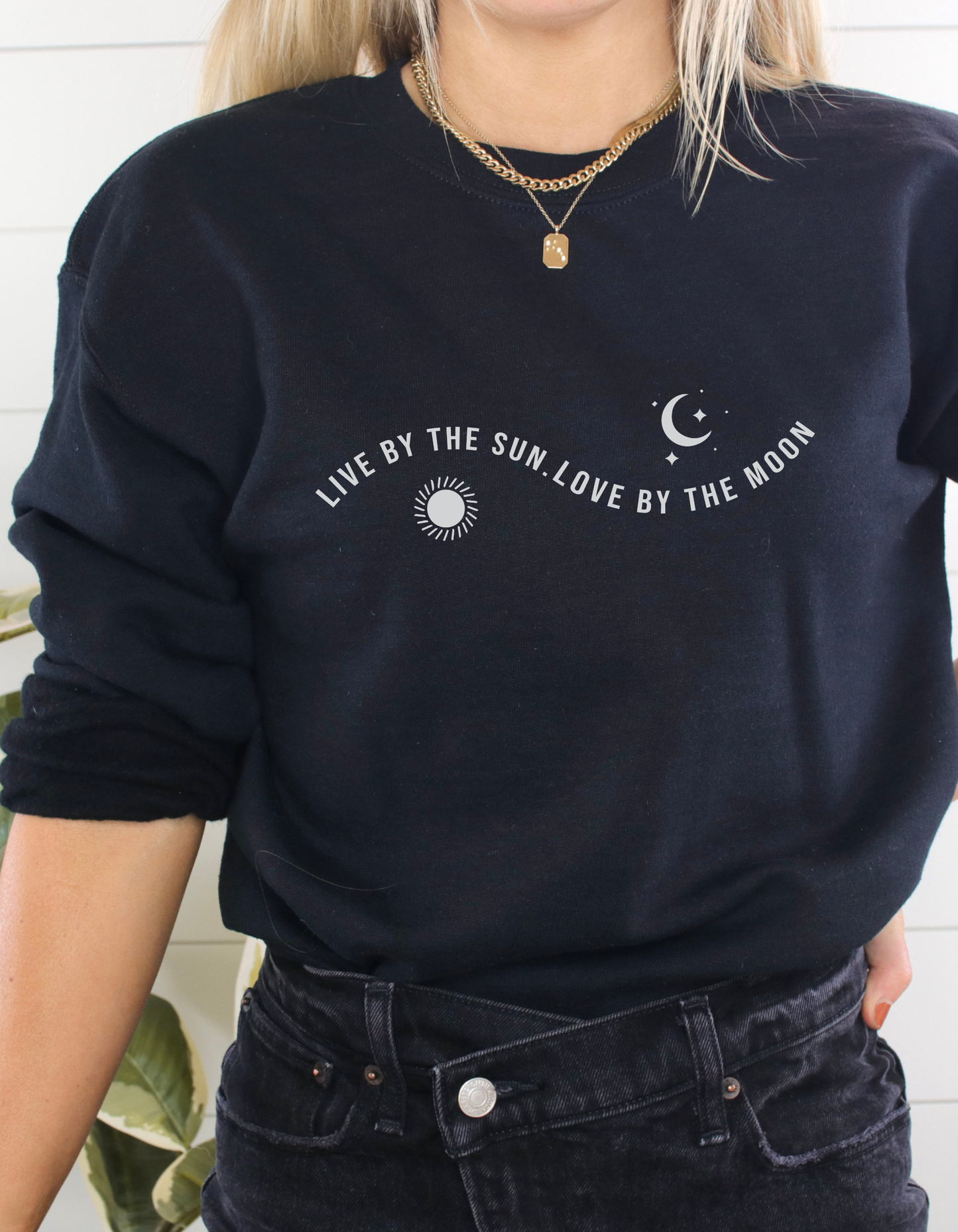 Live by the sun love by the moon sweatshirt - Black